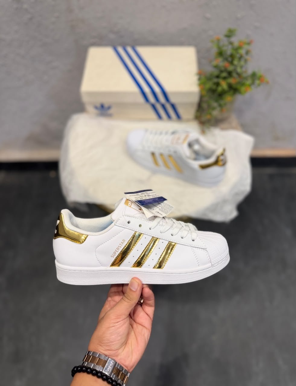 White Gold Sneakers – Classic Court Style