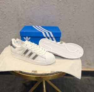 White Silver Sneakers – Metallic Streetwear Finish
