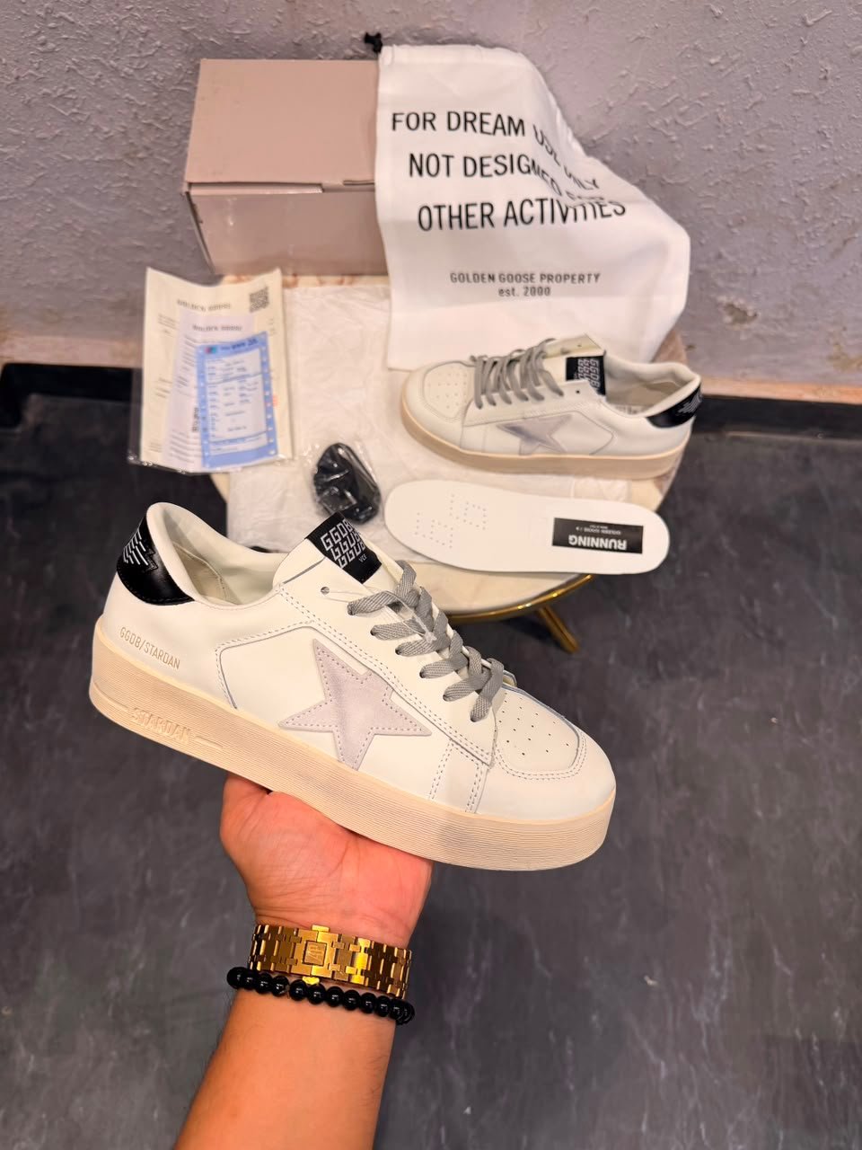 White Star Sneakers – Vintage Distressed Appeal (1) White Star Sneakers – Vintage Distressed Appeal