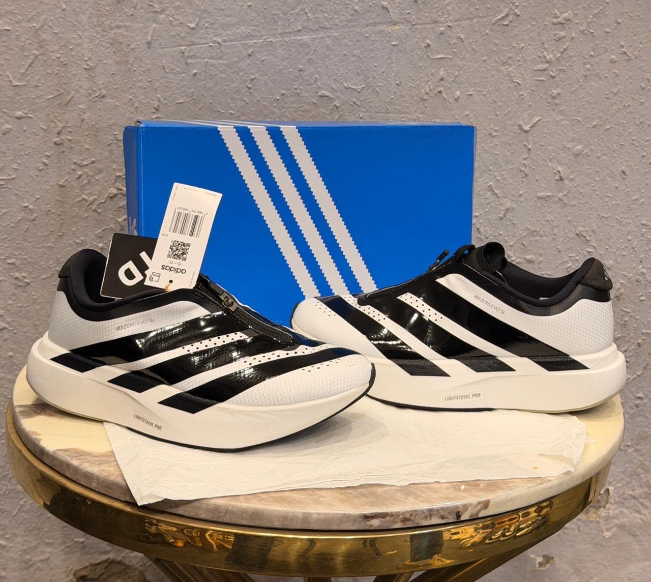 White Zip Runner Sneakers – Streamlined Sport Style