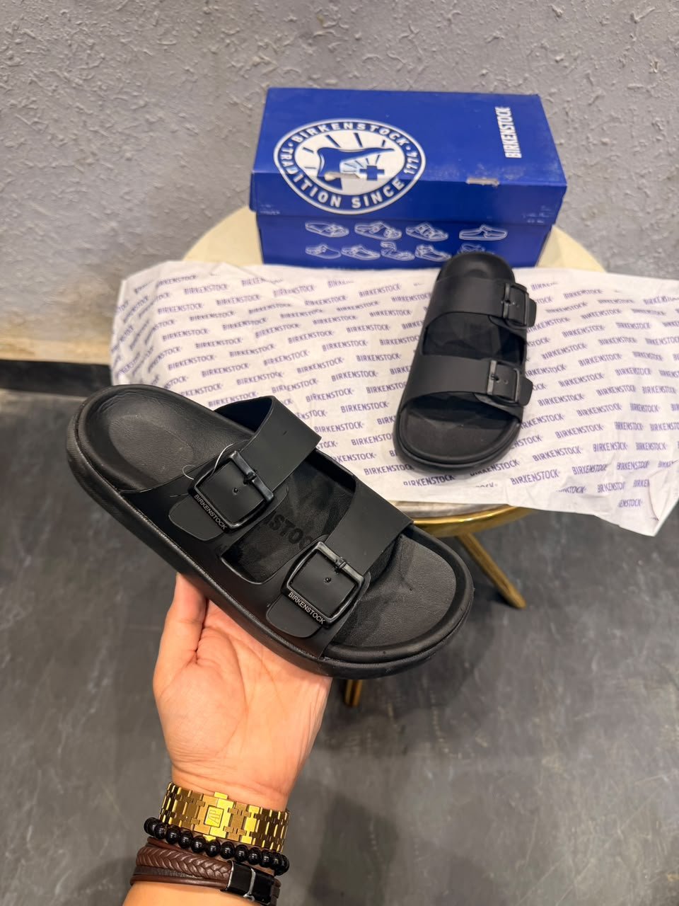 Black Double-Buckle Comfort Slides for Men – Minimalist Casual Sandals (3) Black double-buckle slides for men with a contoured footbed and minimalist slip-on design
