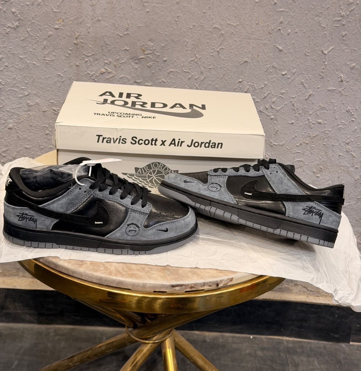 Black Grey Sneakers – Retro Streetwear Edition (4) Black and charcoal grey low-top sneakers with layered panels, a perforated toe, grey outsole, and additional black laces.