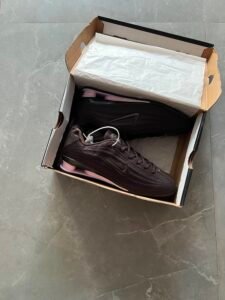 Dark Mocha Sneakers – Sculpted Pink Heel Street Style
